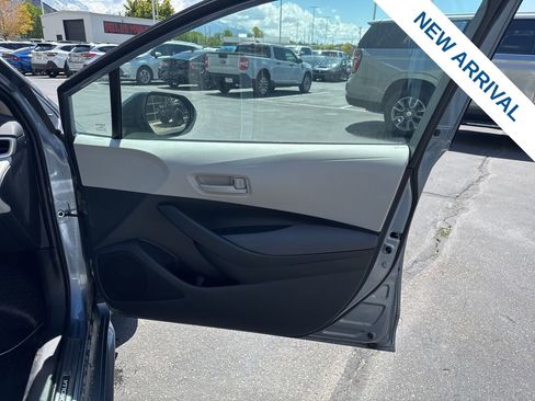 Used 2025 Toyota Corolla LE FWD image 10