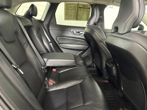 Used 2023 Volvo XC60 B5 Plus w/ Climate Package FWD image 27