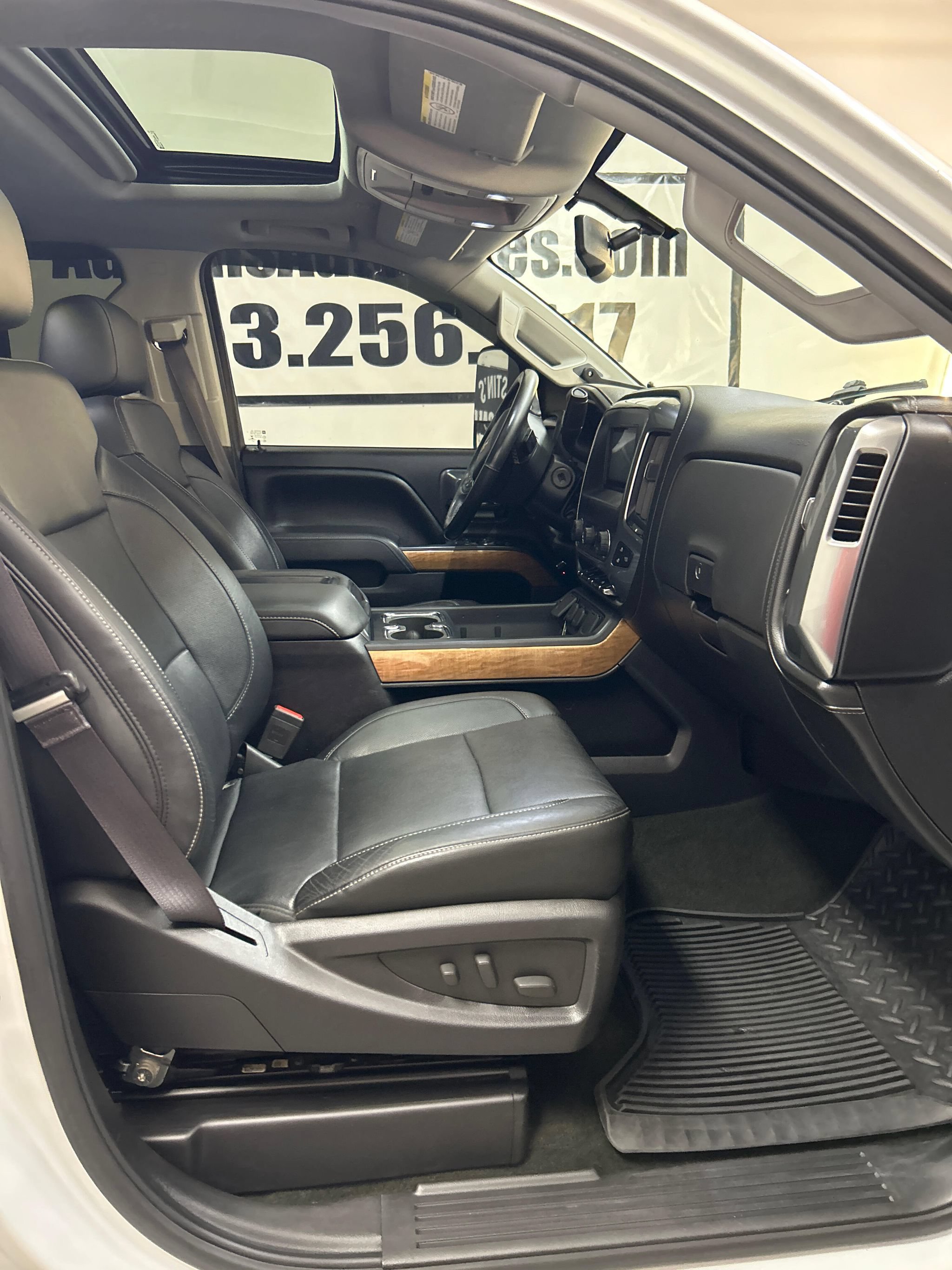 Used 2015 Chevrolet Silverado 2500 LTZ AWD/4WD image 14