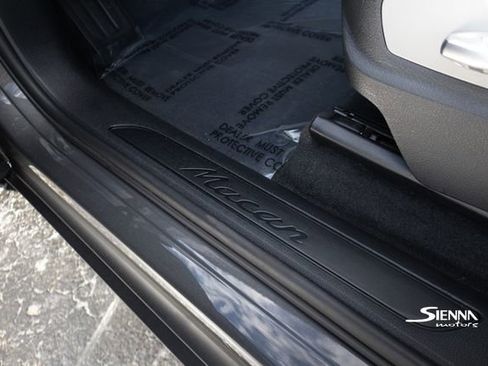 Used 2018 Porsche Macan image 27