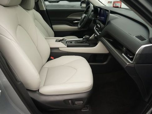 Used 2026 Toyota Grand Highlander FWD image 20
