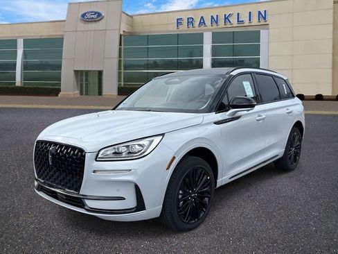 New 2026 Lincoln Corsair Reserve w/ Jet Appearance Package image 3