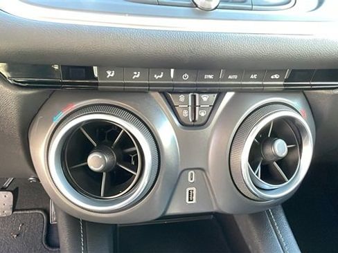 Used 2020 Chevrolet Blazer LT image 19