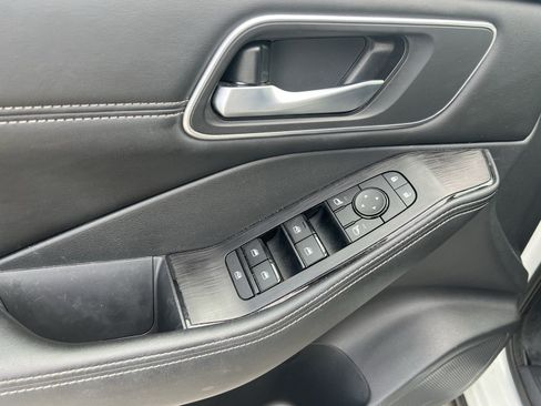 Used 2021 Nissan Rogue SV w/ Premium Package FWD image 15