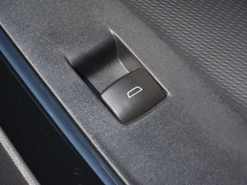 Used 2026 Chevrolet Equinox LT AWD/4WD image 21