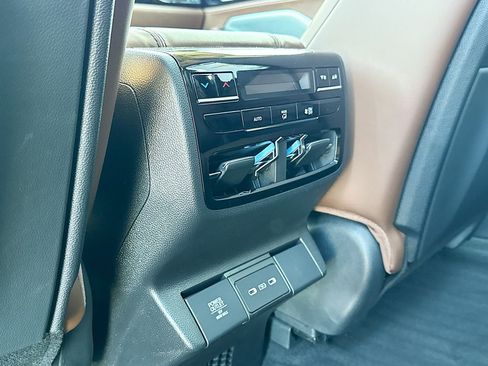 Used 2025 Acura MDX w/ Technology Package image 36