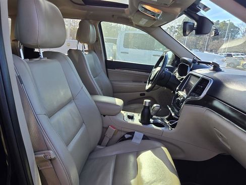 Used 2018 Jeep Grand Cherokee Limited image 15