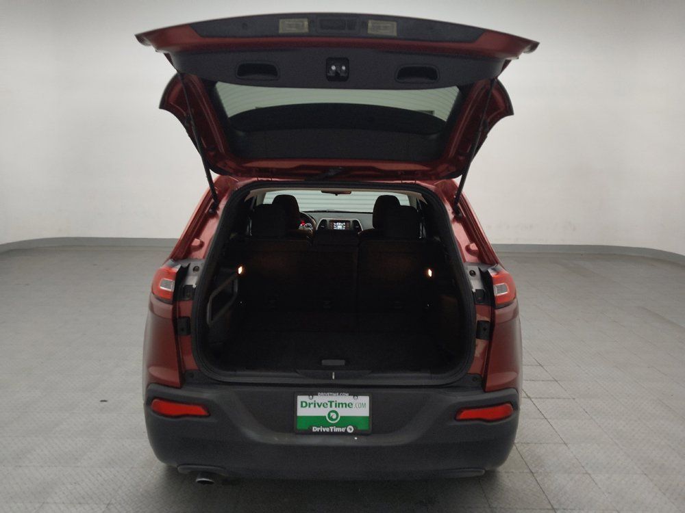 Used 2016 Jeep Cherokee Latitude FWD image 29