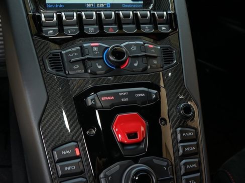 Used 2021 Lamborghini Aventador SVJ image 20