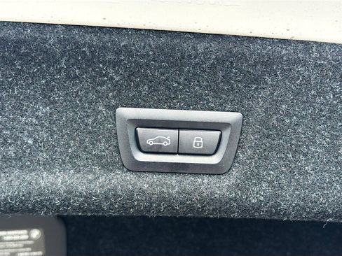 Certified 2025 BMW 330i Sedan image 15