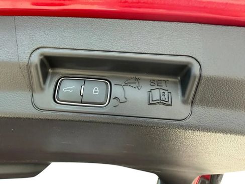 Used 2025 Ford Explorer ST-Line AWD/4WD image 33