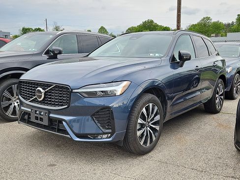 Used 2024 Volvo XC60 B5 Core w/ Protection Package Premier AWD/4WD image 3