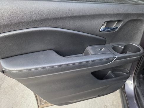 Used 2017 Honda Pilot Touring image 10