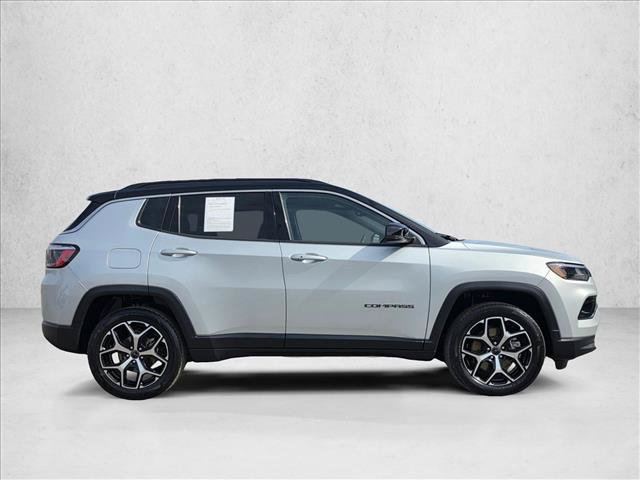 Used 2025 Jeep Compass Limited AWD/4WD image 6