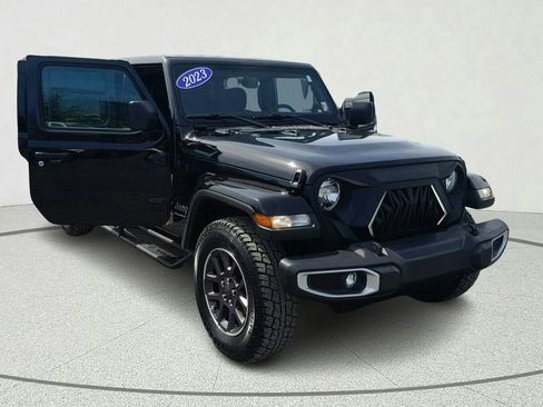 Used 2023 Jeep Gladiator Overland image 8