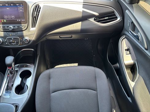Used 2021 Chevrolet Malibu RS FWD image 15
