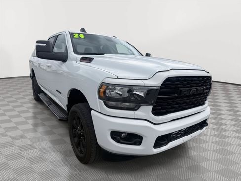 Used 2024 RAM 2500 Big Horn w/ Night Edition AWD/4WD image 8