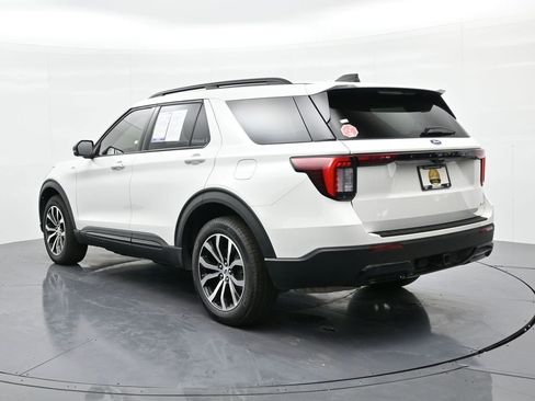 Used 2025 Ford Explorer ST-Line image 8