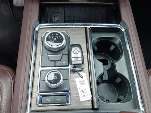 Used 2023 Ford Expedition Limited AWD/4WD image 29