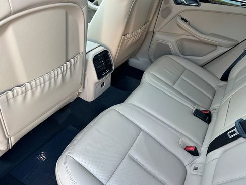 New 2026 Porsche Macan S image 15