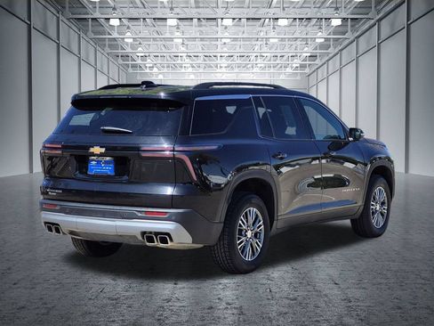 Certified 2025 Chevrolet Traverse LT FWD image 5