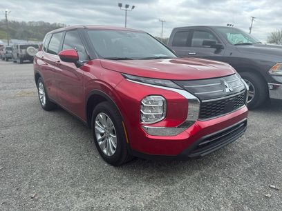 Used 2025 Mitsubishi Outlander ES