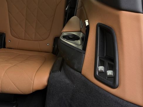 Used 2024 BMW X7 xDrive40i image 40