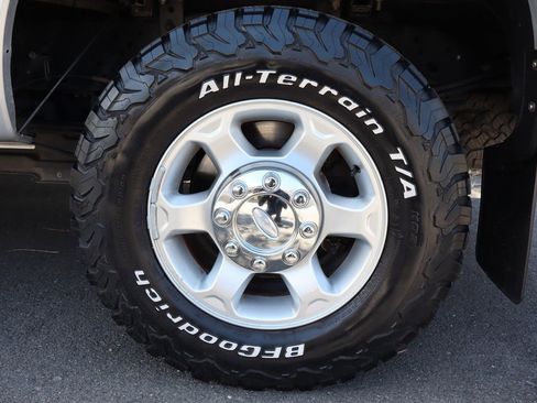 Used 2013 Ford F250 XLT w/ FX4 Off Road Pkg AWD/4WD image 41