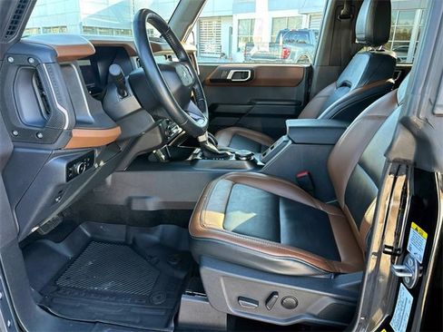 Used 2024 Ford Bronco Outer Banks image 9