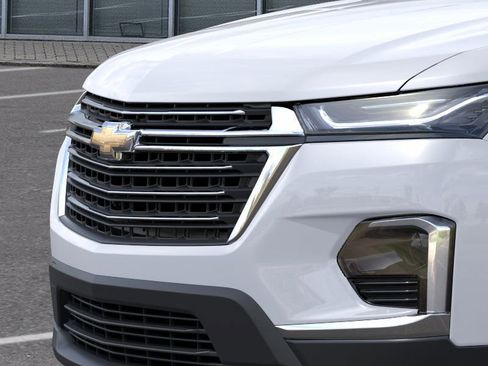 Used 2023 Chevrolet Traverse LT image 37
