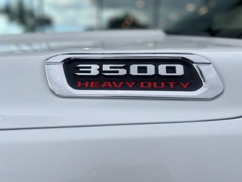 Used 2022 RAM 3500 Big Horn AWD/4WD image 9