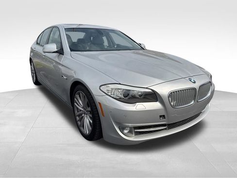 Used 2011 BMW 550i Sedan RWD image 4