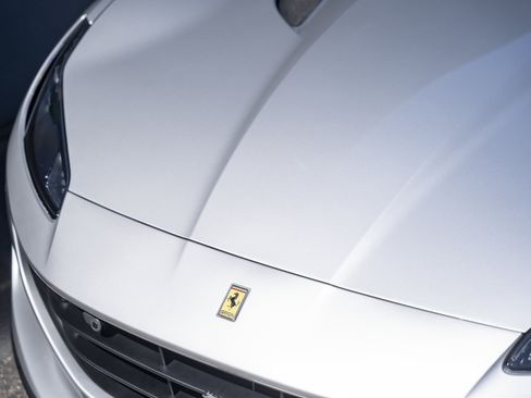 Used 2019 Ferrari Portofino image 21