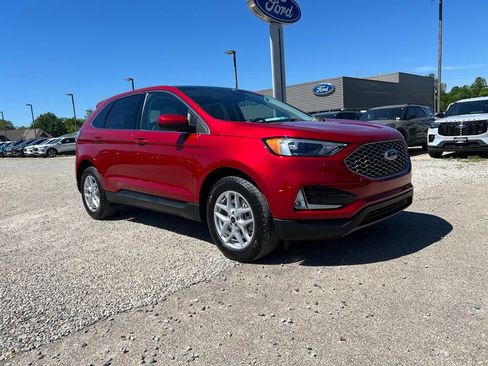 Used 2023 Ford Edge SEL w/ Convenience Package AWD/4WD image 2