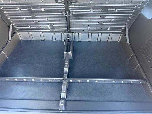 Used 2019 Chevrolet Suburban LT image 23