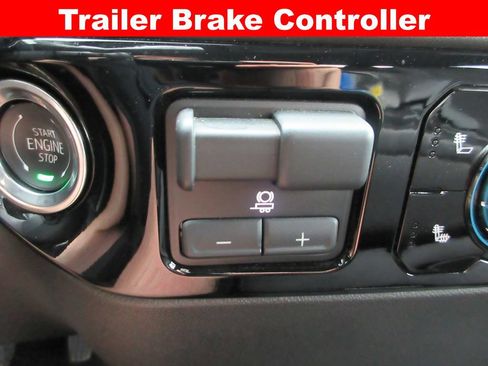 Certified 2025 GMC Sierra 3500 SLE w/ SLE Value Package AWD/4WD image 19
