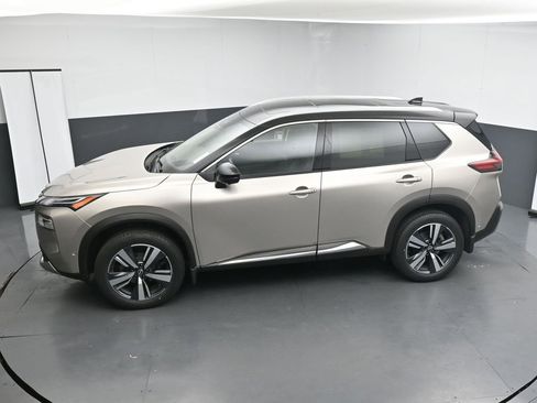 Used 2023 Nissan Rogue Platinum w/ Platinum Premium Package AWD/4WD image 23