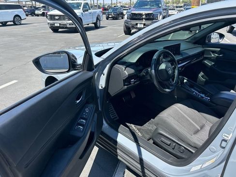 Used 2023 Honda Accord Sport image 7