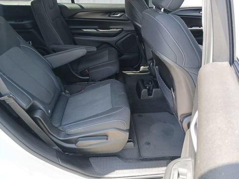 Used 2023 Jeep Grand Cherokee L Laredo RWD image 24