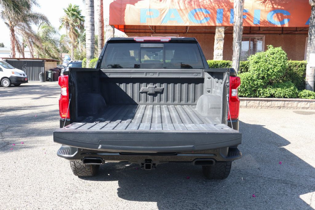 Used 2020 Chevrolet Silverado 1500 LT Trail Boss w/ Midnight Edition AWD/4WD image 8
