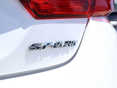 Used 2018 Honda Accord Sport image 7