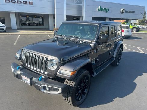 Used 2022 Jeep Wrangler Unlimited Sahara AWD/4WD image 5