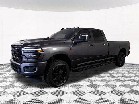Used 2025 RAM 3500 Laramie AWD/4WD image 10