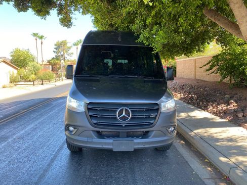 Used 2021 Mercedes-Benz Sprinter 2500 image 3