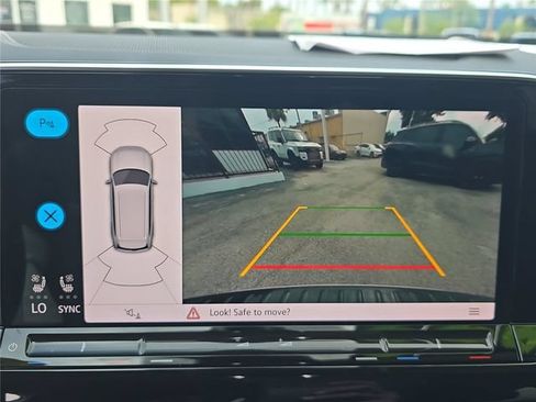 Used 2024 Volkswagen Atlas SE FWD image 20