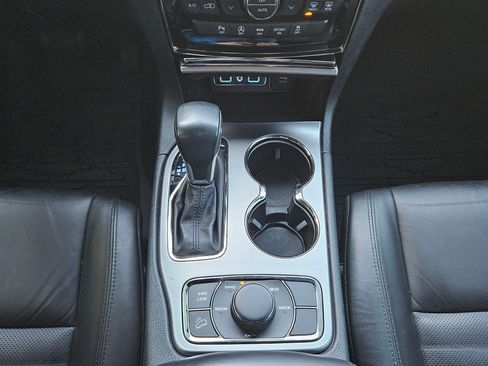 Used 2020 Jeep Grand Cherokee Limited X image 12