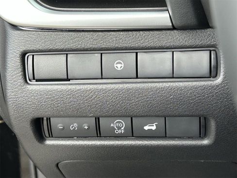 New 2026 Nissan Rogue SV image 32