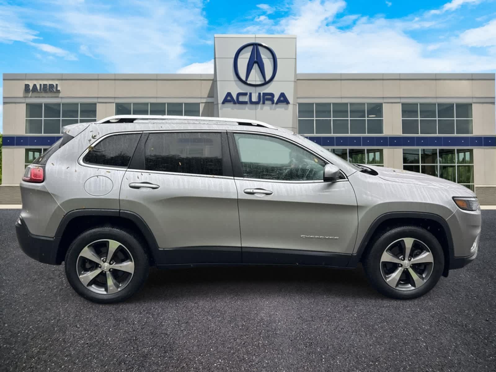 Used 2019 Jeep Cherokee Limited AWD/4WD image 6