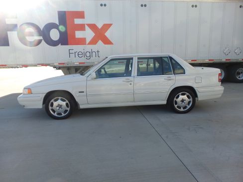 Used 1997 Volvo 960 Sedan image 4