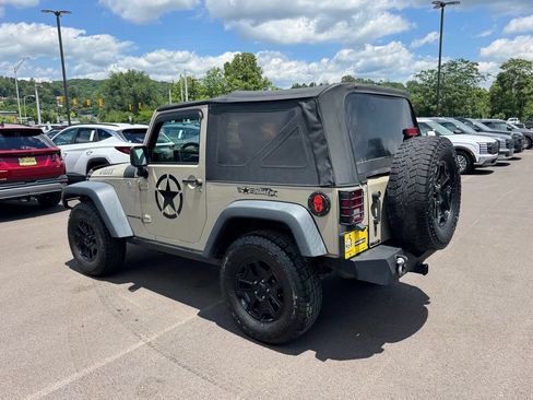 Used 2017 Jeep Wrangler Sport AWD/4WD image 4